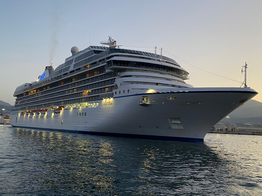 Llega al Puerto de Motril el tercer crucero de la temporada que conjuga la - Noticia Puerto de Motril